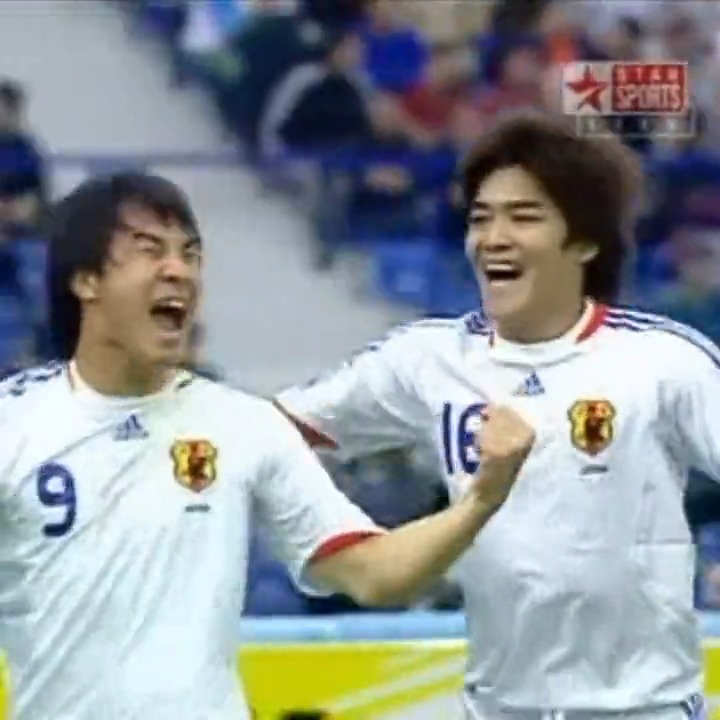 昨日の川崎vs鹿島のマルシーニョのゴールの起点となった山本悠樹のフライスルーパスは中村憲剛と一緒に練習していたらしいが、この伝説のラストパスを彷彿とさせるパスでした。今となってはもう古い映像ですが、南アフリカW杯出場を決定づけた中村憲剛の歴史に残るプレー。