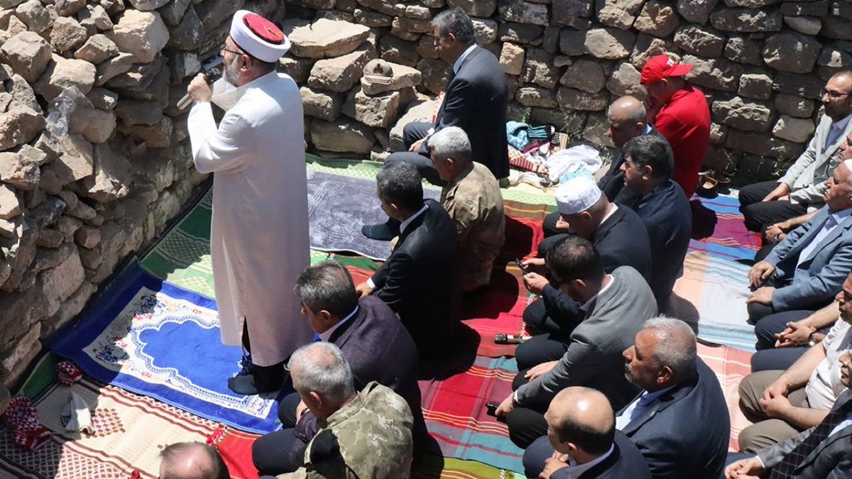 Cenab-ı Hak kıyamete kadar yeryüzünden ezan seslerini eksik etmesin. Cudi Dağı / Şırnak