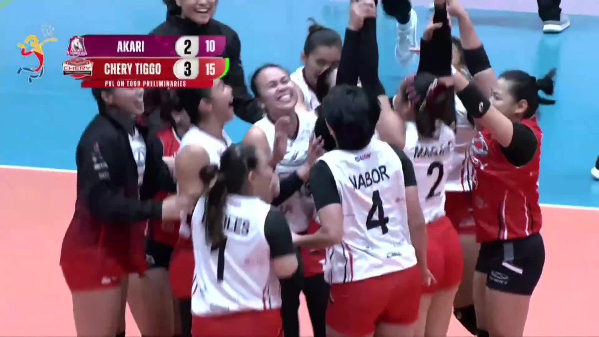 BET ON YOUR BABY 👶🏽 Baby Jyne Soreño delivers the final blow—a clean hit followed by an ace—to lift the Chery Tiggo Crossovers past the Akari Chargers in a nail-biting five-setter at the 2025 PVL on Tour! #PVL2025 #TheHeartofVolleyball #PVLonTour