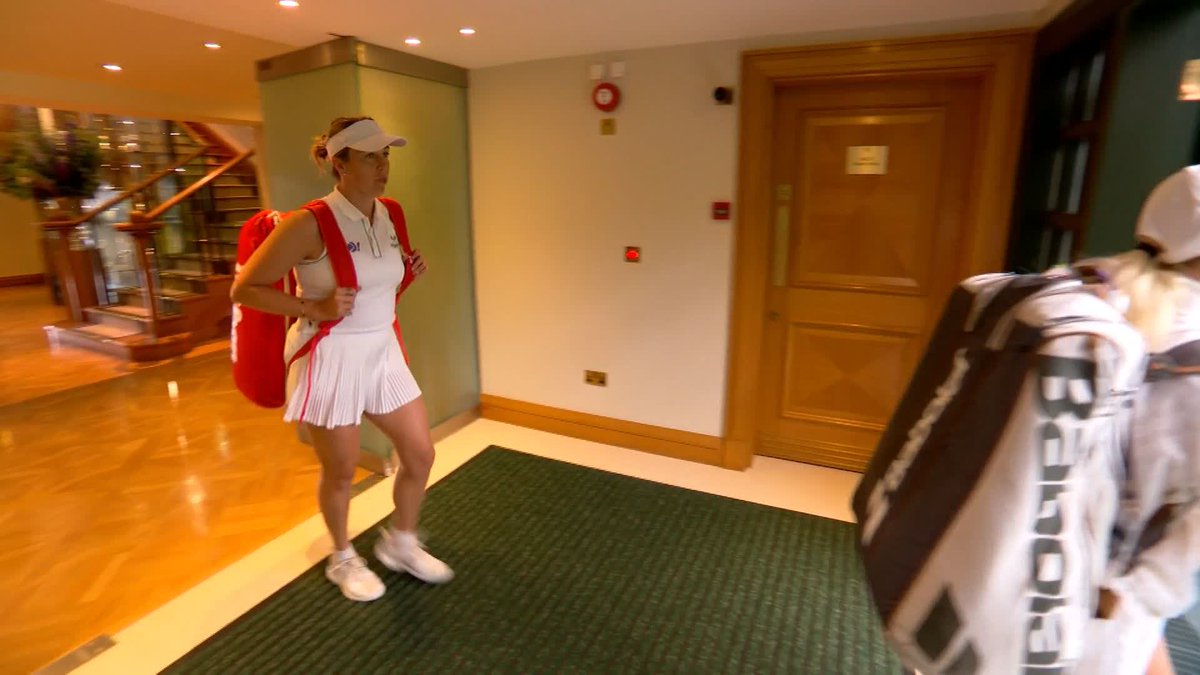 A thunderous entrance ⚡️ Sonay Kartal and Anastasia Pavlyuchenkova take to Centre Court for a fourth round meeting 🤝 #Wimbledon