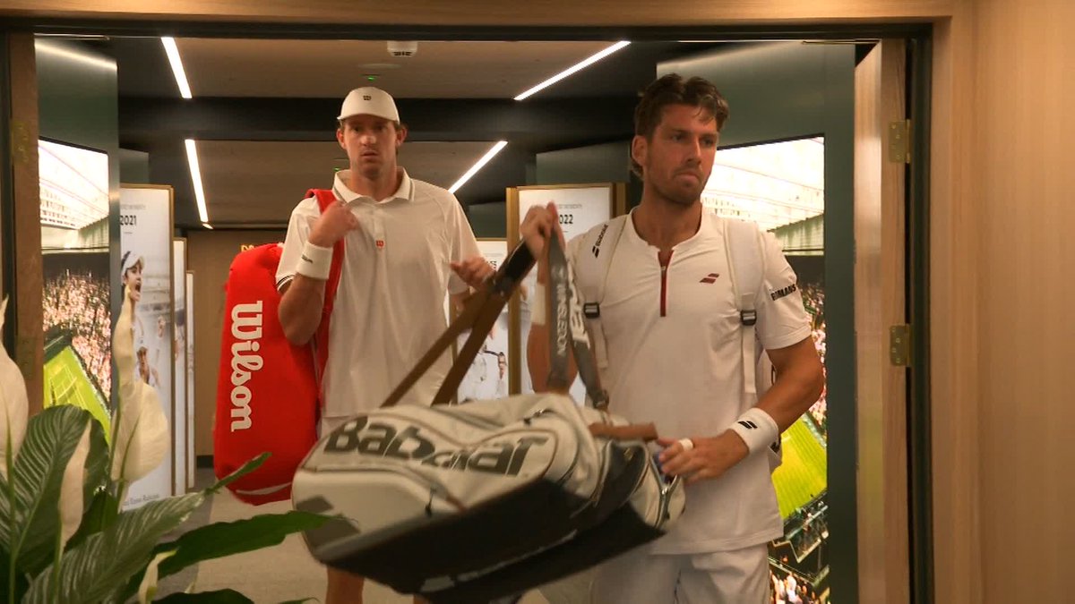 It's time for 🇬🇧 vs 🇨🇱 on No.1 Court Cameron Norrie and Nicolas Jarry make their way out for their fourth round meeting with eyes on the quarter-finals ➡️ #Wimbledon