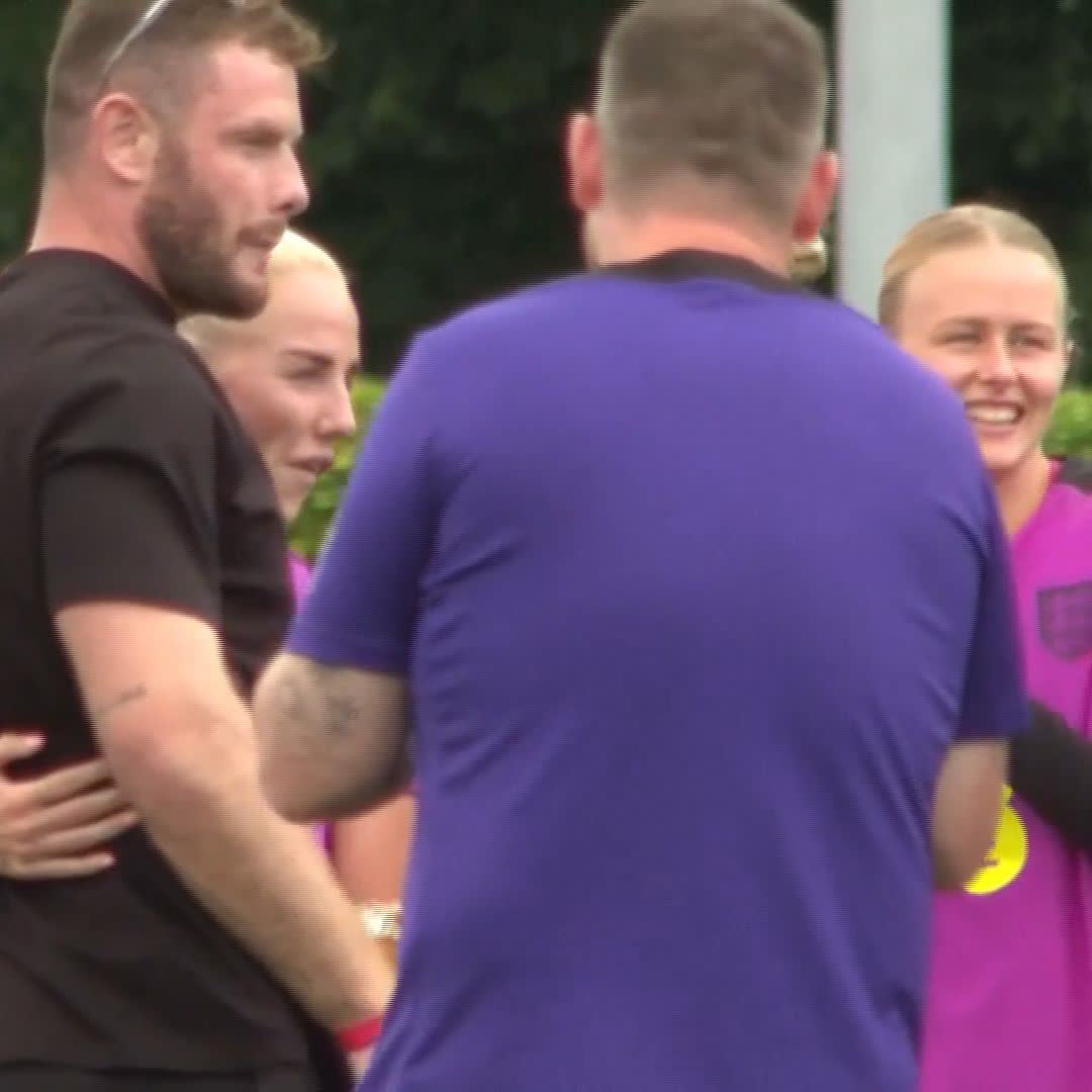100 caps and counting! 💯 Alex Greenwood celebrates a milestone, receiving her 100th cap for the Lionesses! 🦁