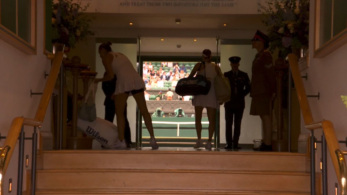 From teammates to opponents 👀 Former doubles partners Aryna Sabalenka and Elise Mertens head onto Centre Court with a spot in the quarter-finals on the line 🤝 #Wimbledon