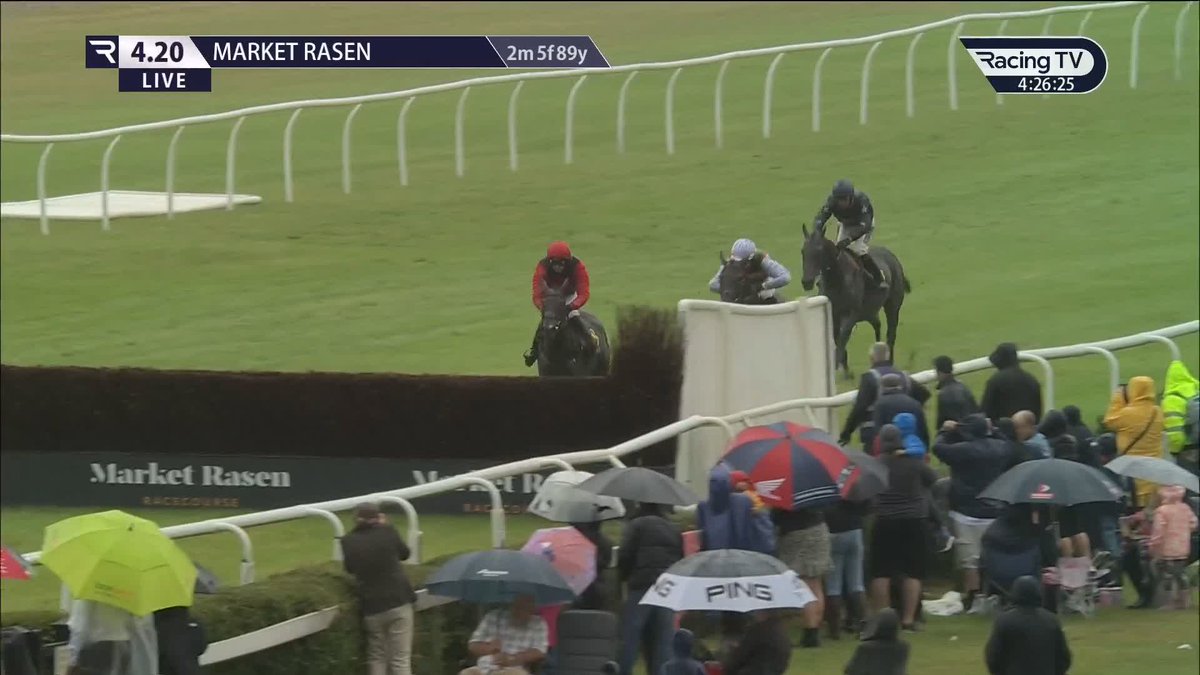 Drama! Pull Again Green finishes with a rattle to prevail in a thrilling Duckworths Land Rover Dash Handicap Chase for the Fergal O'Brien Racing team