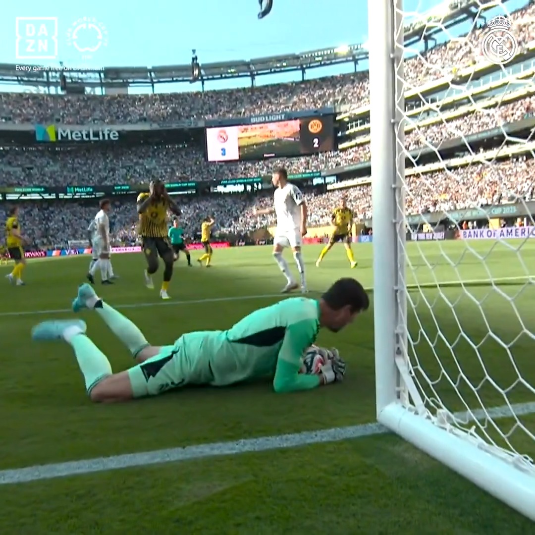 📂 @RealMadrid |__📂 Thibaut Courtois |__📂 Paradones