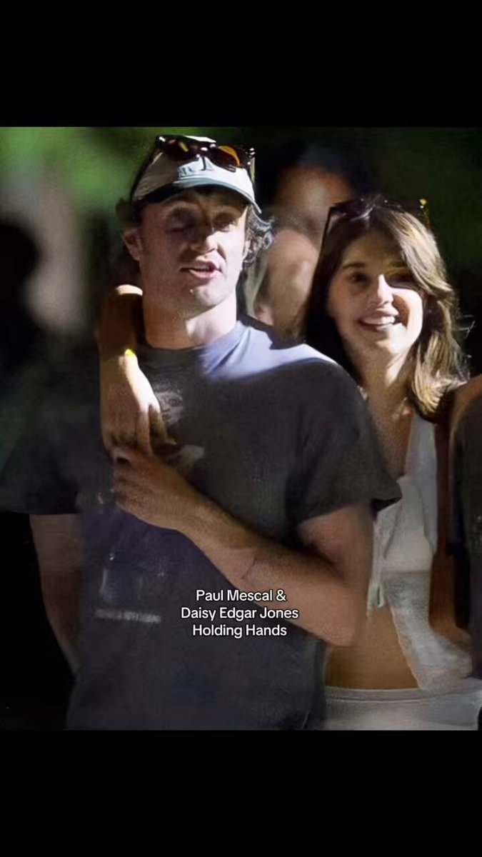 🚨Not a drill! 🚨Paul &amp; Daisy hugging and holding hands! idk what’s sweeter, Daisy’s arm around Paul or the fact that he’s holding her hand 🥹.