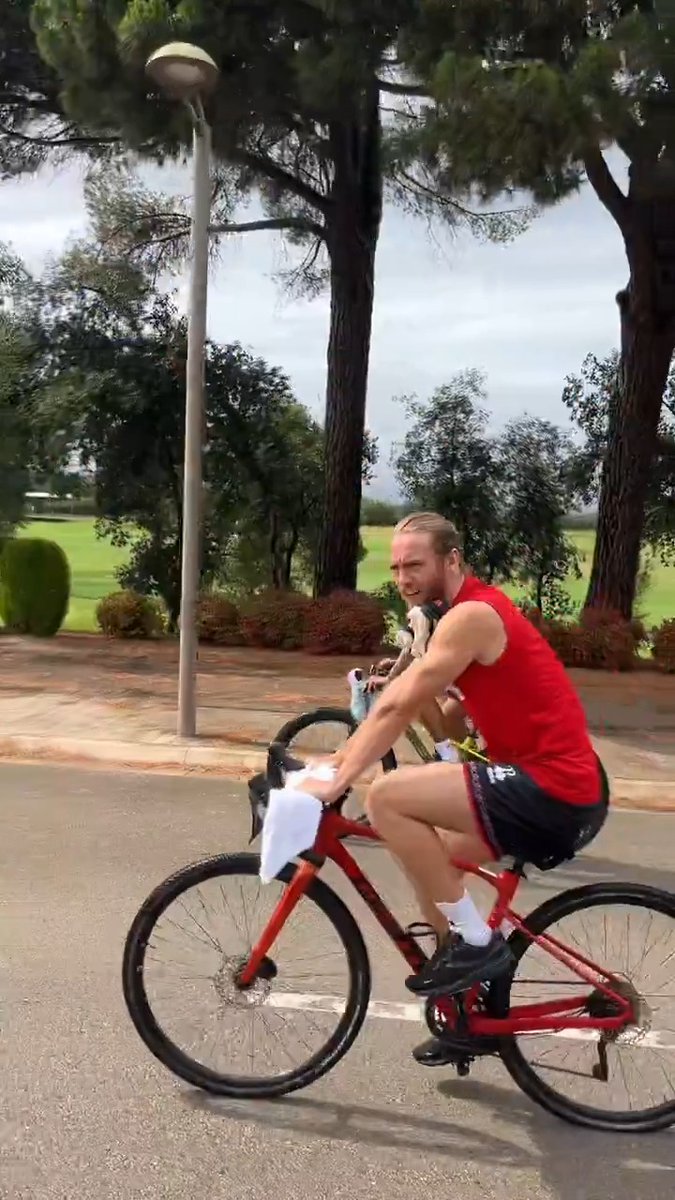 Biking to training 🚴♀️
