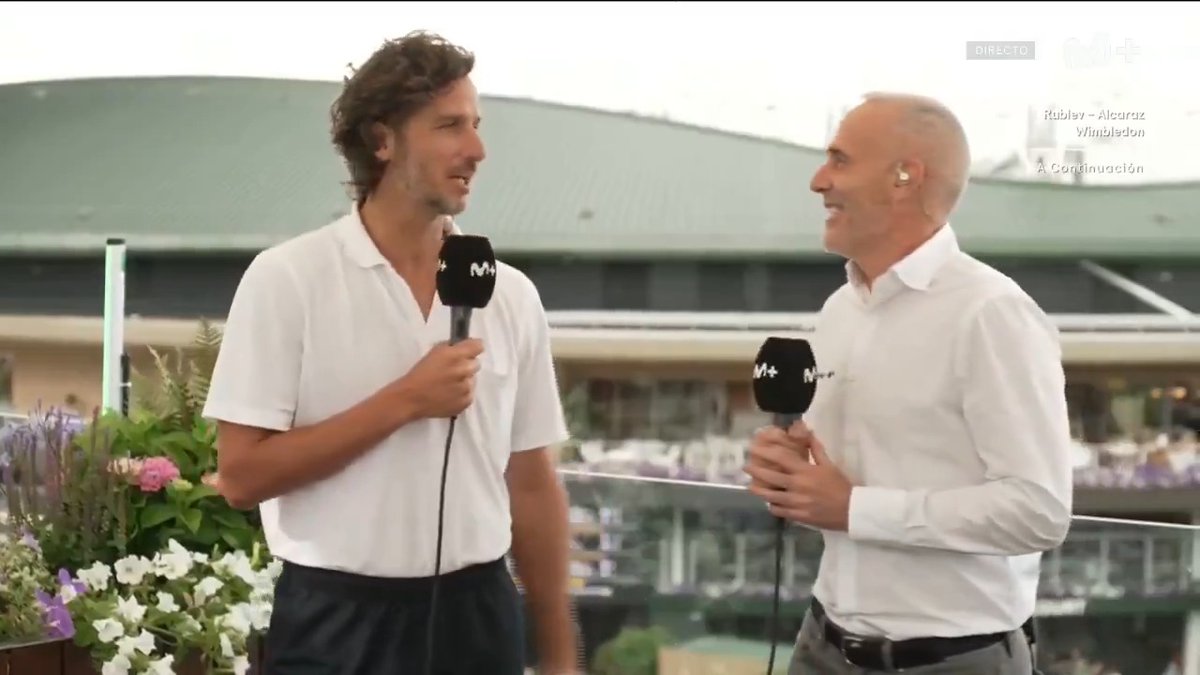Un día muy 𝒆𝒔𝒑𝒆𝒄𝒊𝒂𝒍 para Movistar Plus. Por primera vez en una televisión en España, dos extenistas van a comentar un partido mano a mano. 💚 Alex Corretja Feliciano López #LaPistaDelTenis #Wimbledon