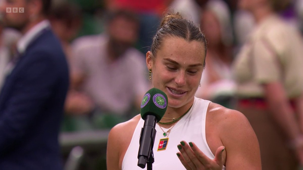 Aryna Sabalenka is all of us scrolling TikTok in her free time at home 😂 #Wimbledon