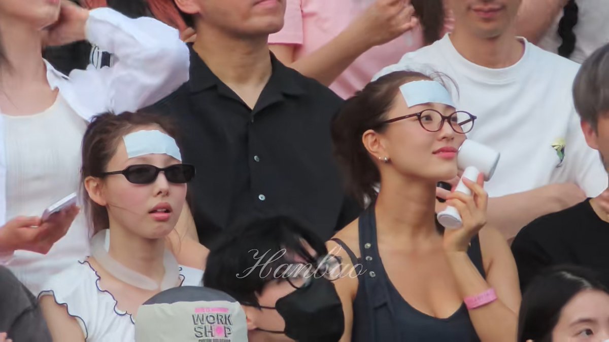 NAYEON AND JIHYO LOOK SO DONE WITH THE HEAT 😭😭