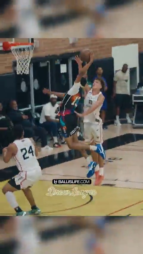 17 year old Jason Crowe Jr went CRAZY at the Drew League dropping 45 points! 😤🔥