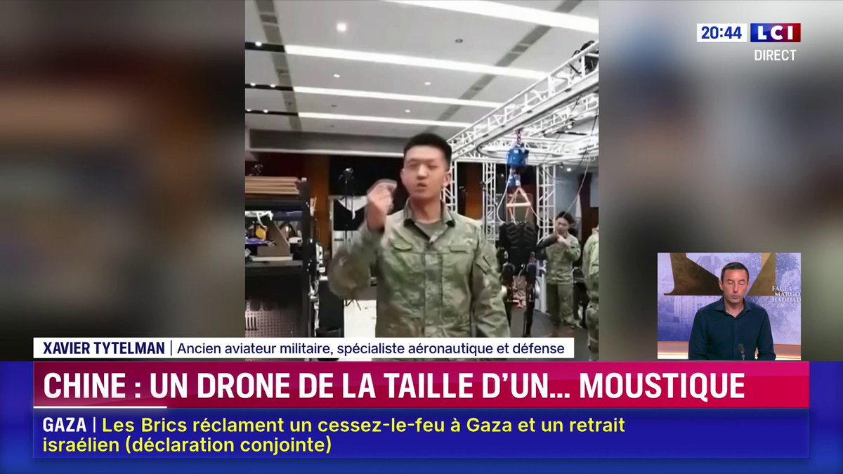 Drone "moustique" conçu par la Chine : "C'est le microdrone adapté au milieu urbain : rentrer dans une fenêtre, aller voir s'il y a quelqu'un à l'intérieur, sans faire le bruit que font les drones traditionnels", développe Xavier Tytelman (Xavier Tytelman). ▶️ avec ✦ Margot Haddad ✦
