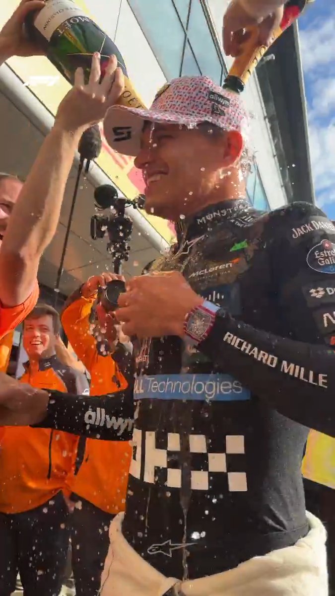 Lovely bubbly! 🍾 #F1 #BritishGP McLaren