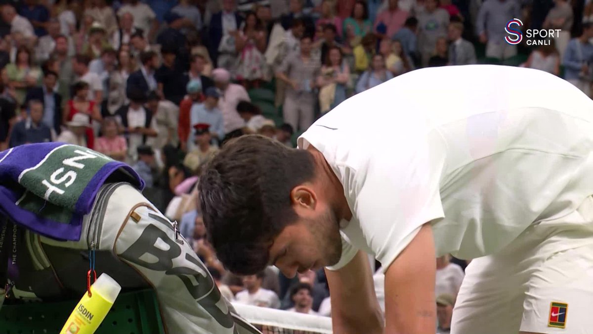 💫 Oyun-set ve maç! 🎾 Son iki senenin şampiyonu Carlos Alcaraz, çeyrek finalde. #Wimbledon