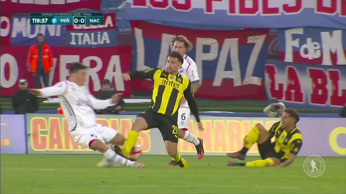 Peñarol vs. Nacional nunca defrauda. #FútbolUruguayo 🇺🇾
