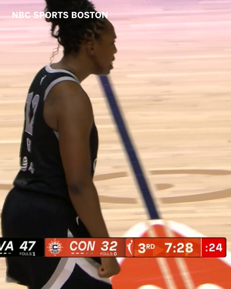 SHEESH 😮‍💨 Chelsea Gray passed her head coach Becky Hammon on the WNBA all-time assists list with this dime 🔥