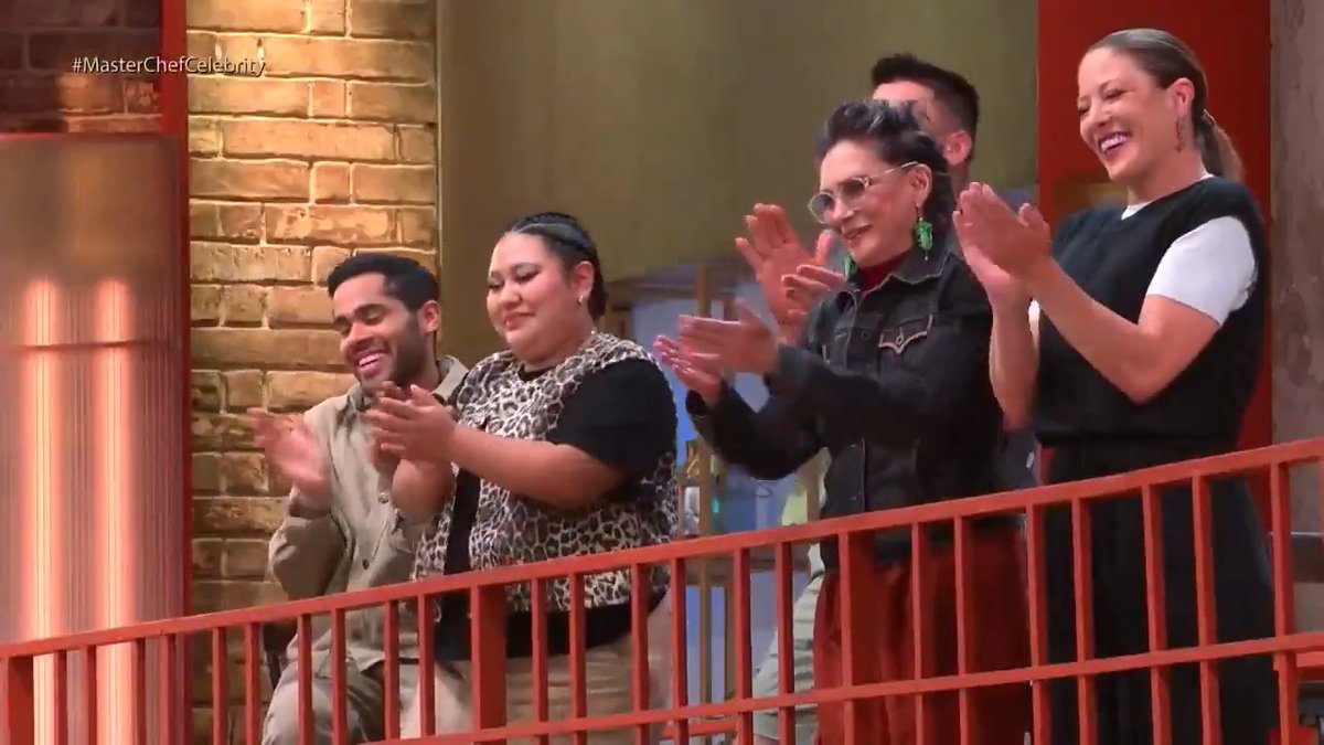 Sin duda una eliminación muy fuerte pero con grandes platillos en este reto. 🥺👏🏼 Así se despide Bárbara de la cocina de #MasterChefCelebrity Generaciones. 👩🏻🍳🧡