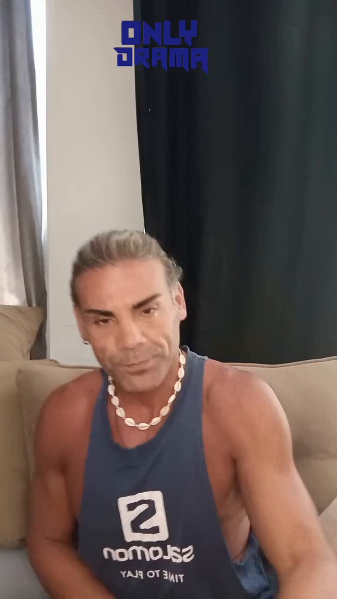 Savaş Cebeci'nin düşmanı Fuğgan Arık, Savaş Cebeci hakkında bazı şeyler anlattı. "Başıma gelebilecek 2. şahıs tarafından her türlü, arkadan ve uzaktan gelebilecek her türlü kazanın sorumlusu Savaş Cebeci'dir." "Kaan Kazgan ve Jahrein (Ahmet), onları arkadan nasıl zarar verebileceğini ben bizzat biliyorum. Hatta Ahmet'in kız kardeşinin adresini buluyor falan. Ben karşı çıktım "senin ne işin var senin kadınla kızla" falan diye. Herhalde mahkeme kararı falan oldu. Sonucunu bilmiyorum ama Jahrein kaybetmiş diye hatırlıyorum. Aynı şey Kaan için de geçerli. Kaan'a da neler söylediğini, neler yapmak istediğini düşündüğünü bana anlattığında ben onu "bu erkekliğe sığmaz, böyle bir şey olmaz" diye uyarmıştım." "Beni arayan kadın özellikle videoda bunu söylememi rica ettiği için söylüyorum: polis kararıyla hanımefendinin evinde oturulan Savaş, polis kararıyla ev sahibini attırmak için polis çağrıttırıyor, kız kardeşi. Bir iftira söz konusu var. Özel hayatın gizliliğini ihlal var. Gizli çekim görüntüleri var diye iddia ediyor. Eğer bu doğruysa 1 aya kalmaz Savaş hocamızı ana haberlerde tekrar izleriz, yine gururla. Savaş Cebeci'yi birazcık tanıyorsam... Susma hakkımı kullanıyorum. Yapar mı yapmaz mı bilmiyorum. Diyemiyorum."