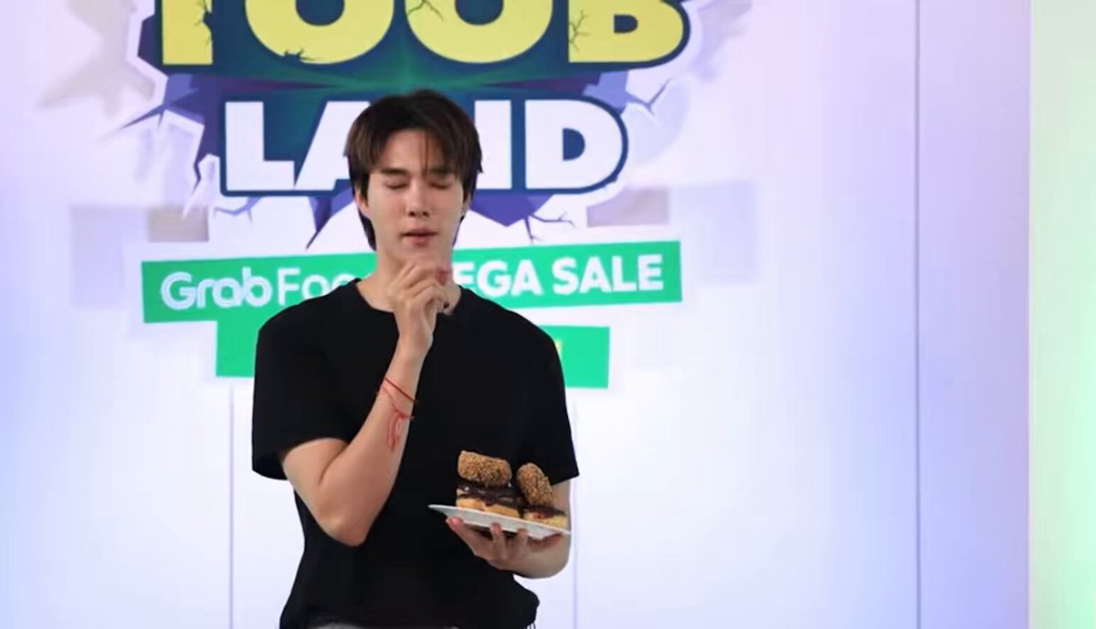 55555555555555555555 ขำที่พี่พิมจะเดินไปตีนานิแล้วพี่ลูกเกดออกมาห้ามอีกที 55555555555555555555 GRABFOOD TOOBLAND #GrabFoodMegaSalexทุบแลนด์ #hirunkit_ Hirunkit Nani