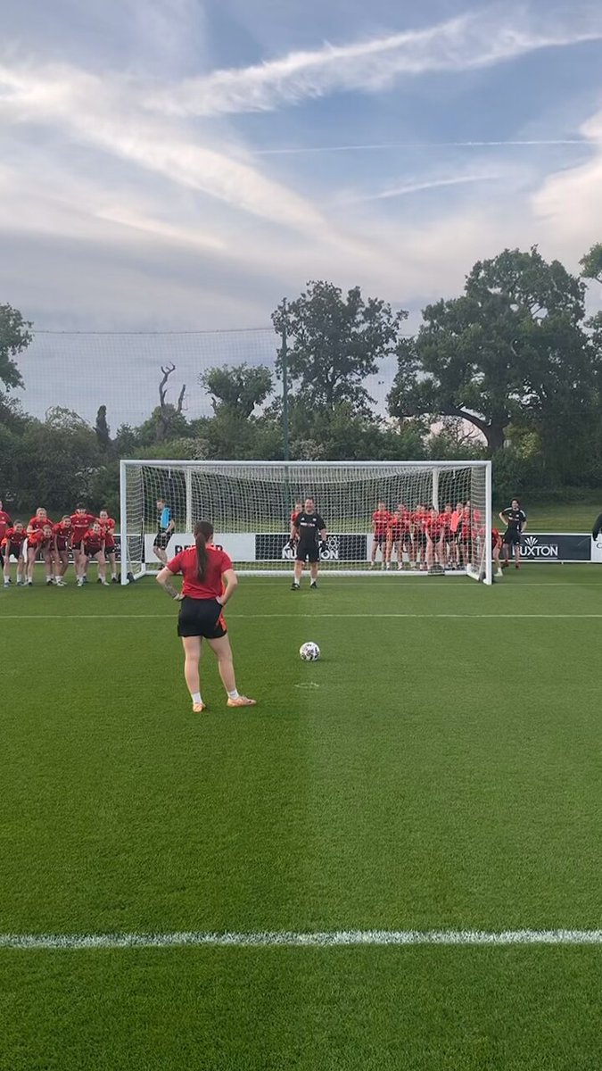 Wholesome scenes. 🥰 sophie's having a baby, and she revealed the gender to her teammates. 👶