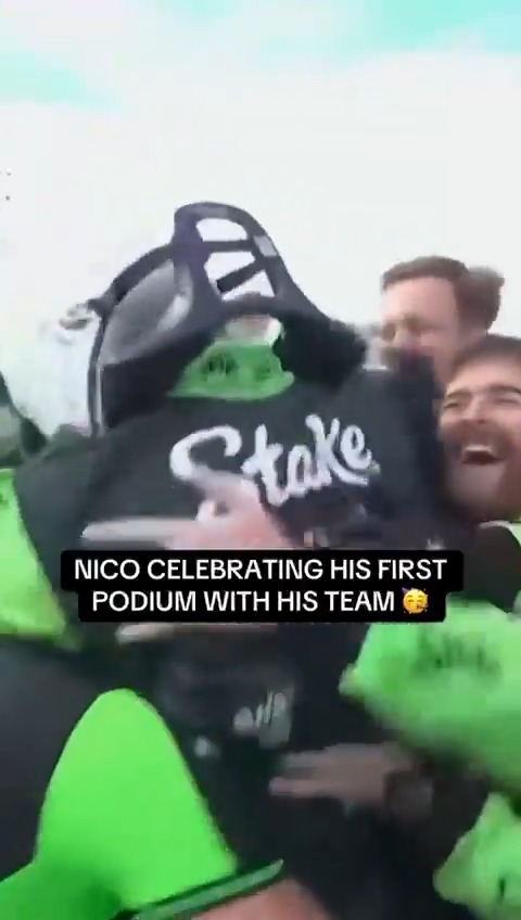 Nico Hulkenberg and his team celebrating after his first F1 podium 🙌