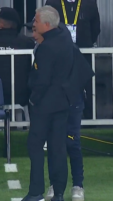 Wait for Mourinho's reaction 🥹 Fenerbahçe SK | #UEL