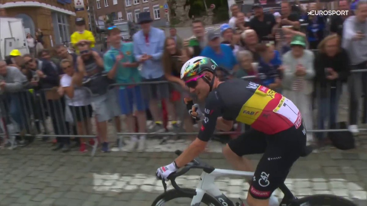 UAE manda a Wellens a por la montaña ➡️ Wellens pide permiso al pelotón ➡️ Misión cumplida ✅ #TDF2025