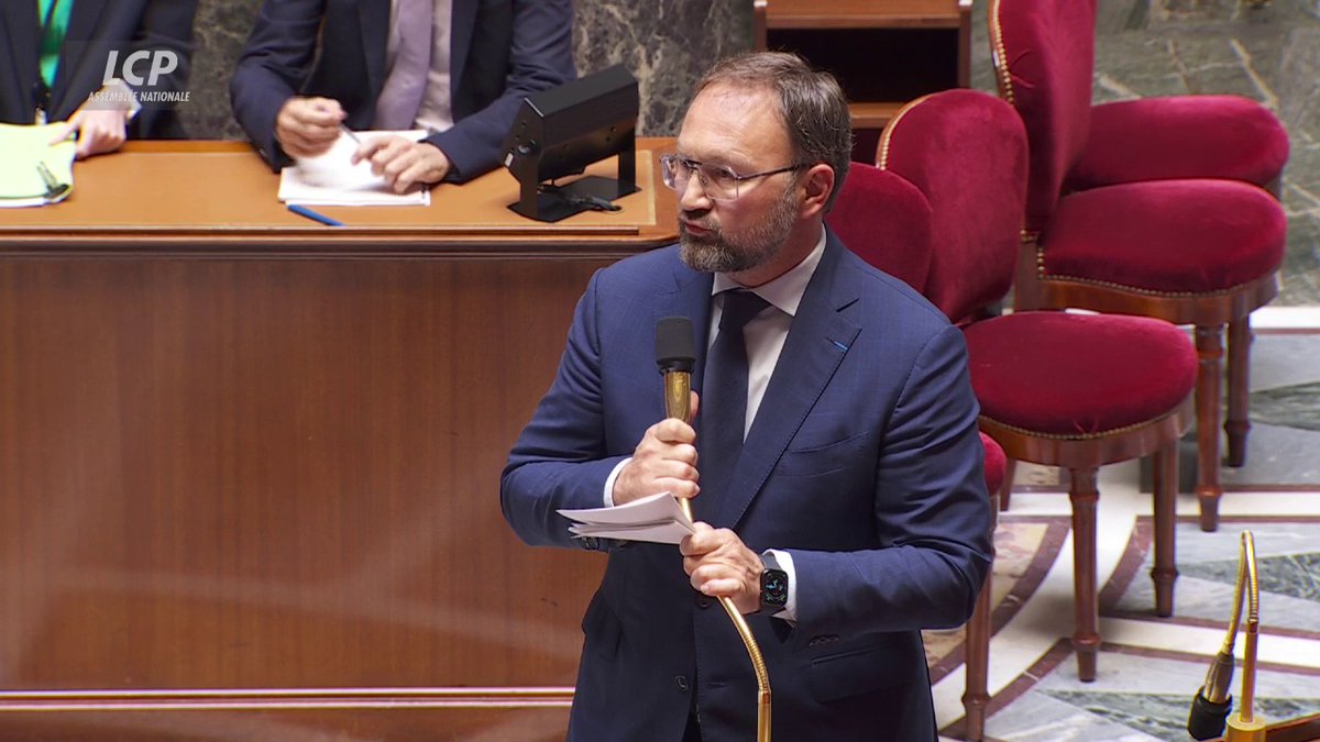 Disparition d'Olivier Marleix : Le ministre délégué chargé des relations avec le Parlement, Patrick Mignola, rend hommage au député, "bretteur redoutable mais toujours loyal". "Toutes nos pensées, celles du gouvernement, vont à ses proches." #DirectAN