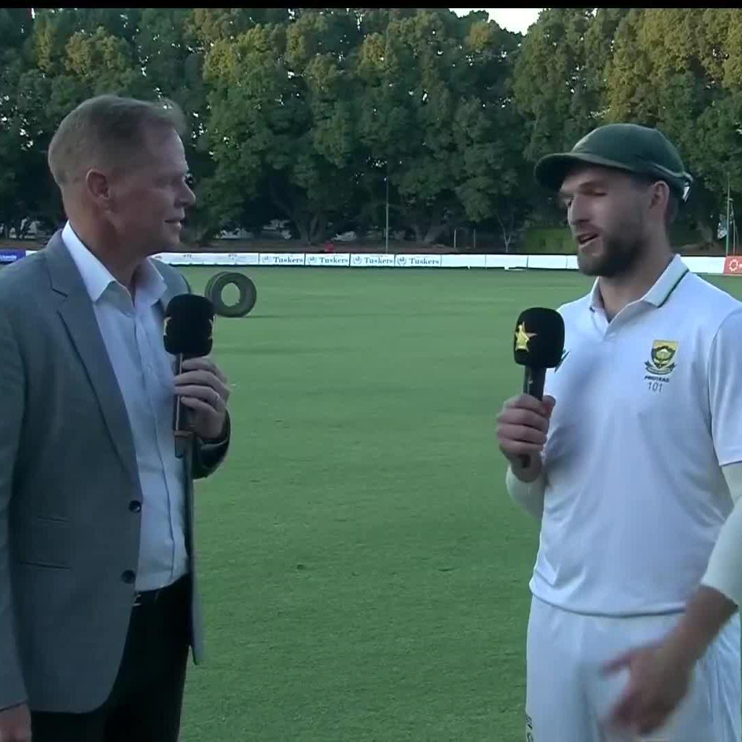 "Let the legends keep the really big scores." ❤️ 🇿🇦 Wiaan Mulder speaks to Shaun Pollock after his historic knock 👏 #ZIMvSA | #SSCricket