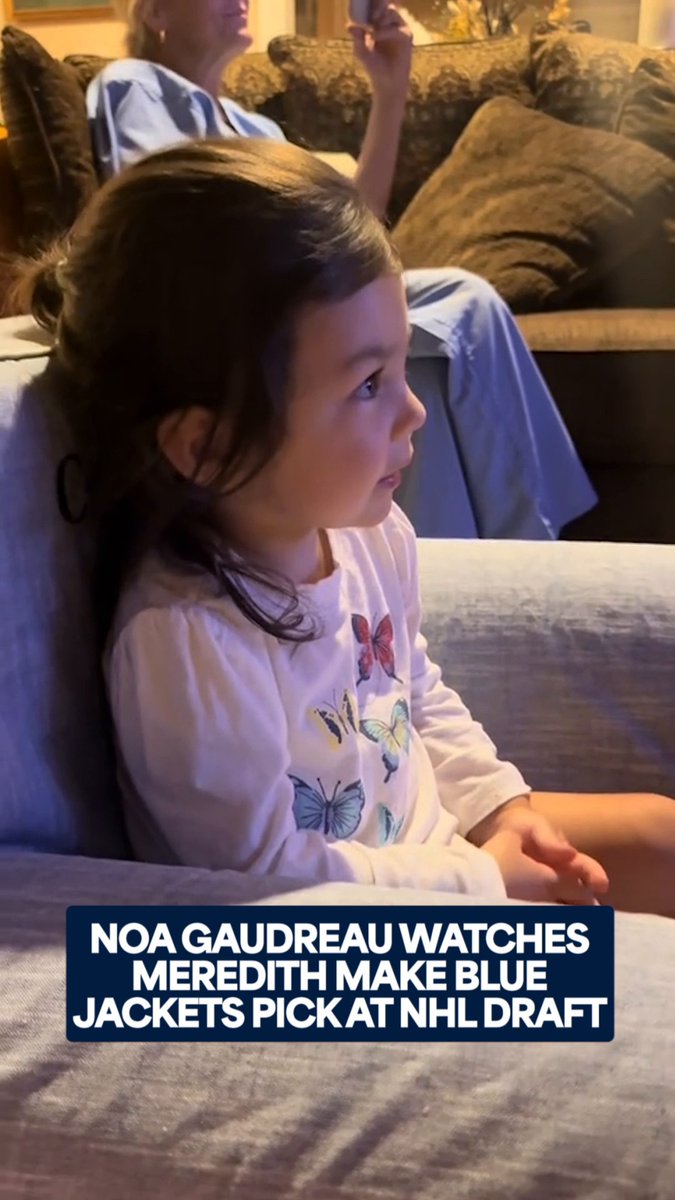 "Go Mommy go! Go Mommy go!" 🥺 A very special moment as Noa Gaudreau watched Meredith help the Columbus Blue Jackets select Jackson Smith at the 2025 #NHLDraft. (🎥: Meredith Gaudreau)