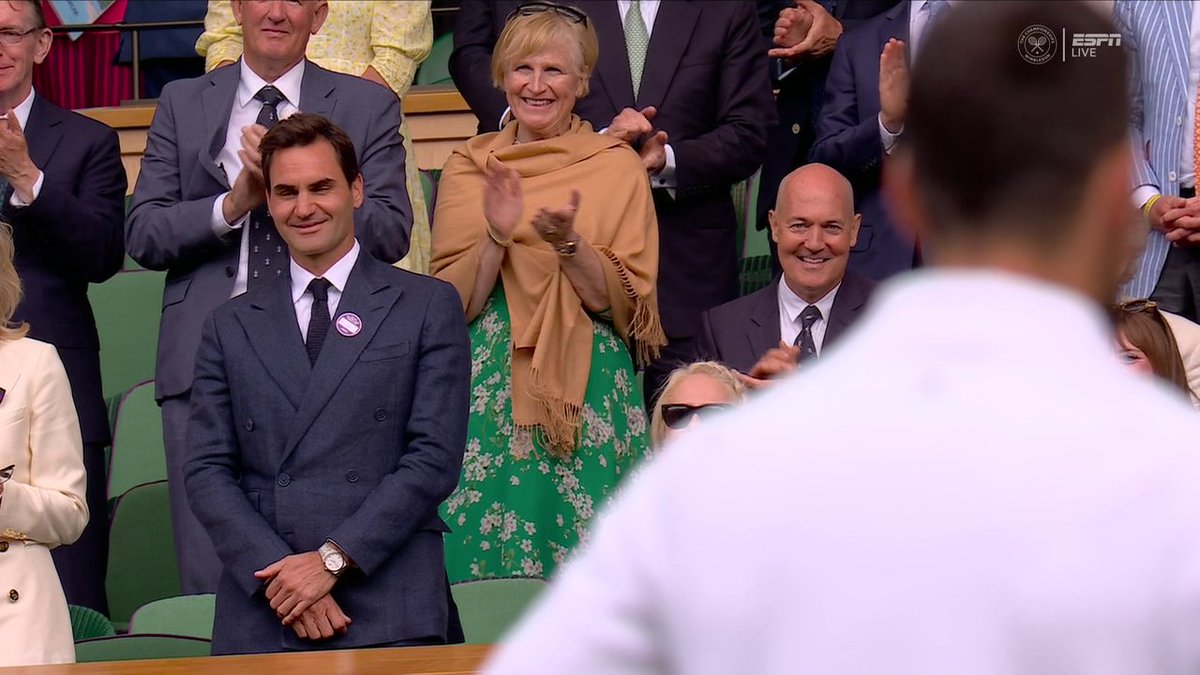 "Sometimes I wish I had a serve and volley and nice touch from the gentleman that is standing right there." Novak Djokovic gave props to Roger Federer in his victory speech 👏