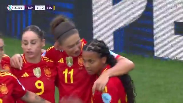 Spain on TOP 🇪🇸🔥 Alexia Putellas finds the back of the net 👏