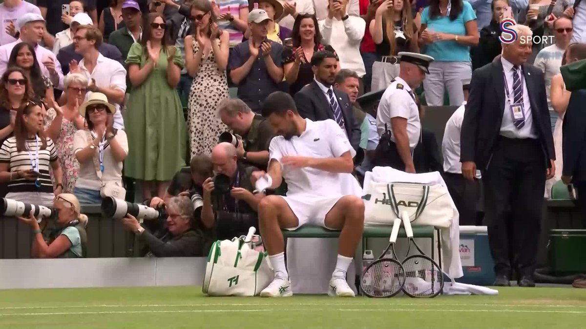 Novak Djokovic, Wimbledon'da çeyrek finale yükseldi.