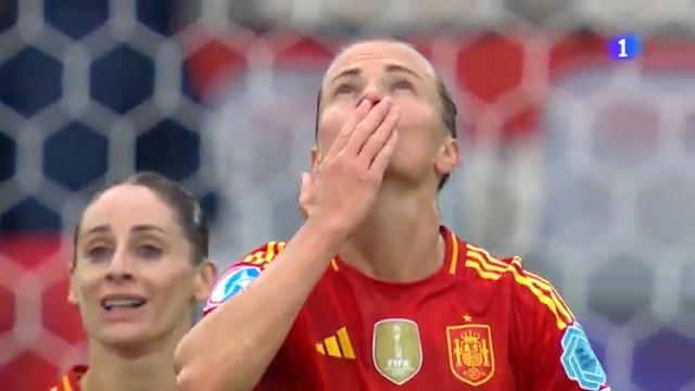 ✈️Aerolíneas Irene Paredes La emperatriz del área pone a España otra vez por delante ante Bélgica #WEURO2025 #EurocopaRTVE 🔴EN DIRECTO en La 1 y RTVE Play: