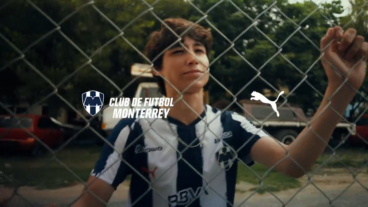 Un símbolo de quiénes somos.🔥La promesa viva de más de 80 años de historia.🔵⚪ Nuestros nuevos jerseys PUMAmexico 2025-2026.👊🏼