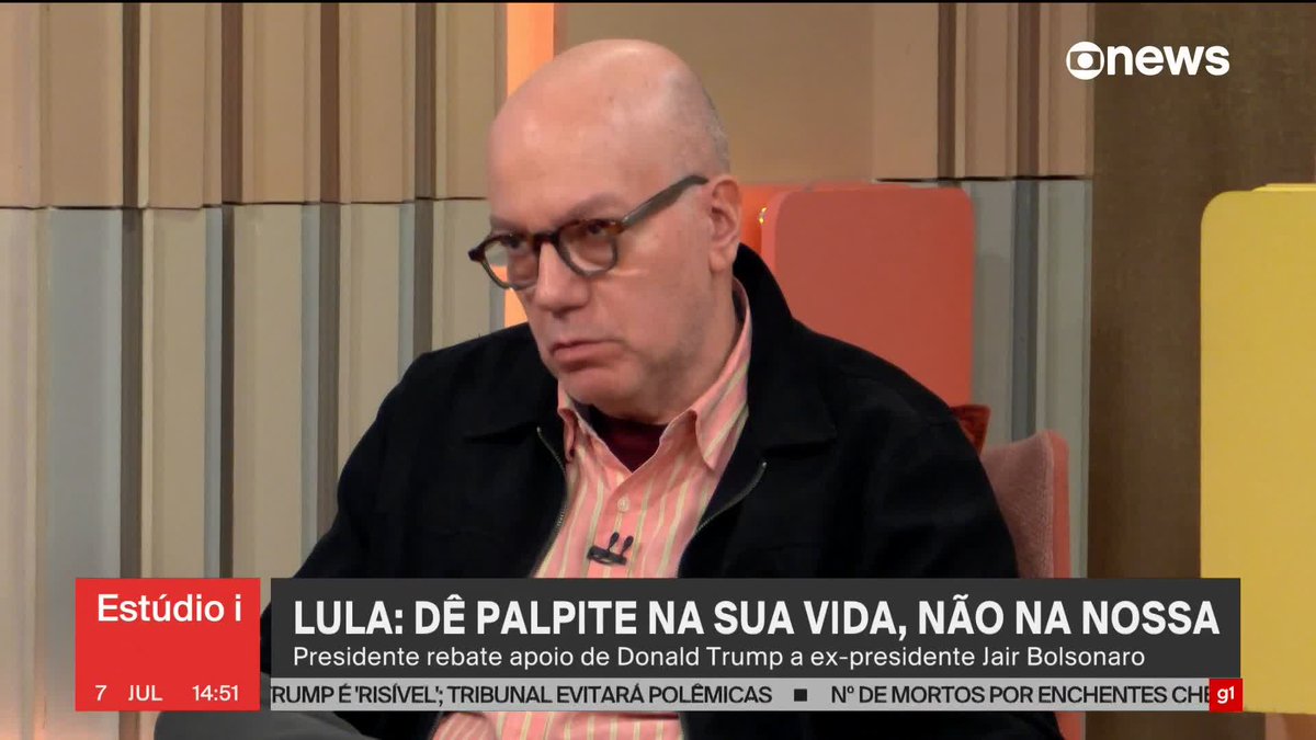 "Bolsonaro é o Trump que deu errado", diz Arthur Dapieve. “O que o Trump tentou fazer deu certo. É inacreditável que aquilo que a gente viu no Capitólio não tenha consequência nenhuma. (...) Bolsonaro tentou fazer exatamente a mesma coisa". "Trump está defendendo alguém com quem tem afinidades ideológicas, e a nota do Bolsonaro repete a subserviência que ele mostrou ao Trump em todo o mandato. É bom lembrar que durante uma visita do Bolsonaro aos Estados Unidos, ele mete um ‘I love you so’ no meio da conversa. Agradecer ao Trump por existir é um outro verso da mesma canção de amor”. ➡Assista à #GloboNews ao vivo: #Estúdioi