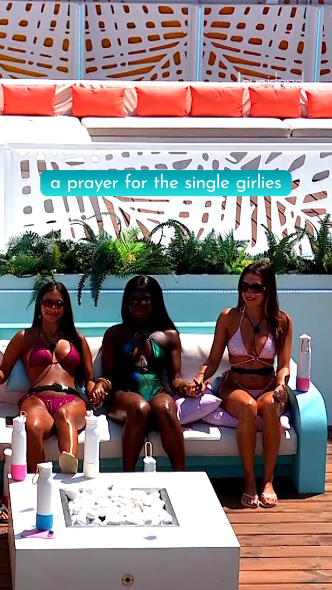 This needs to be played on day one of every girls’ holiday 🙏 #LoveIsland
