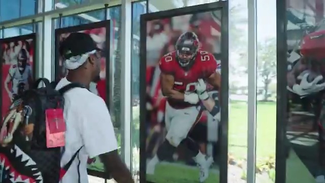 Step inside the Buccaneers facility with Tez Johnson 🔥 Tez Johnson | Tampa Bay Buccaneers