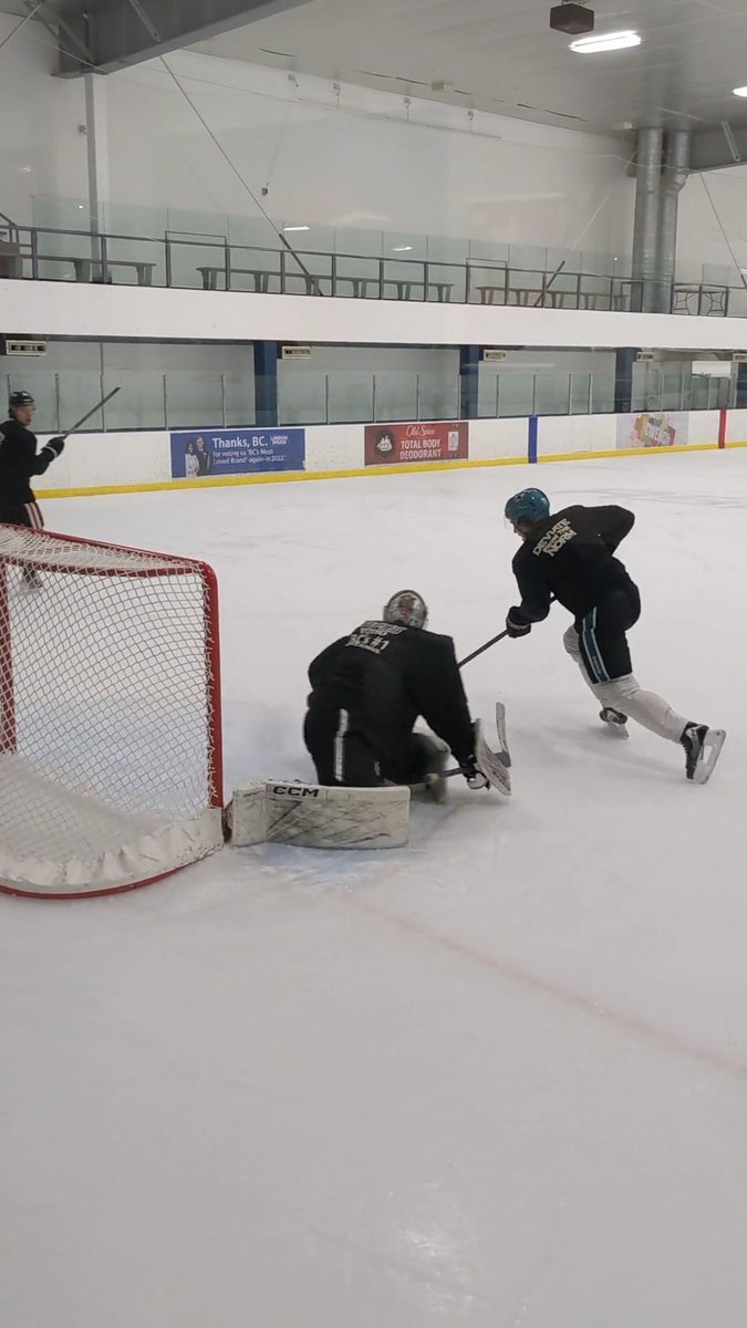 Connor Bedard, Macklin Celebrini and Kent Johnson are training together in Vancouver this off-season (🎥: yooooooo5774 | reddit)