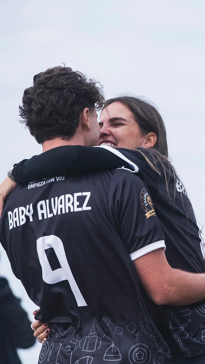 "Julian": Porque Julián Álvarez anunció que tendrá un hijo varón
