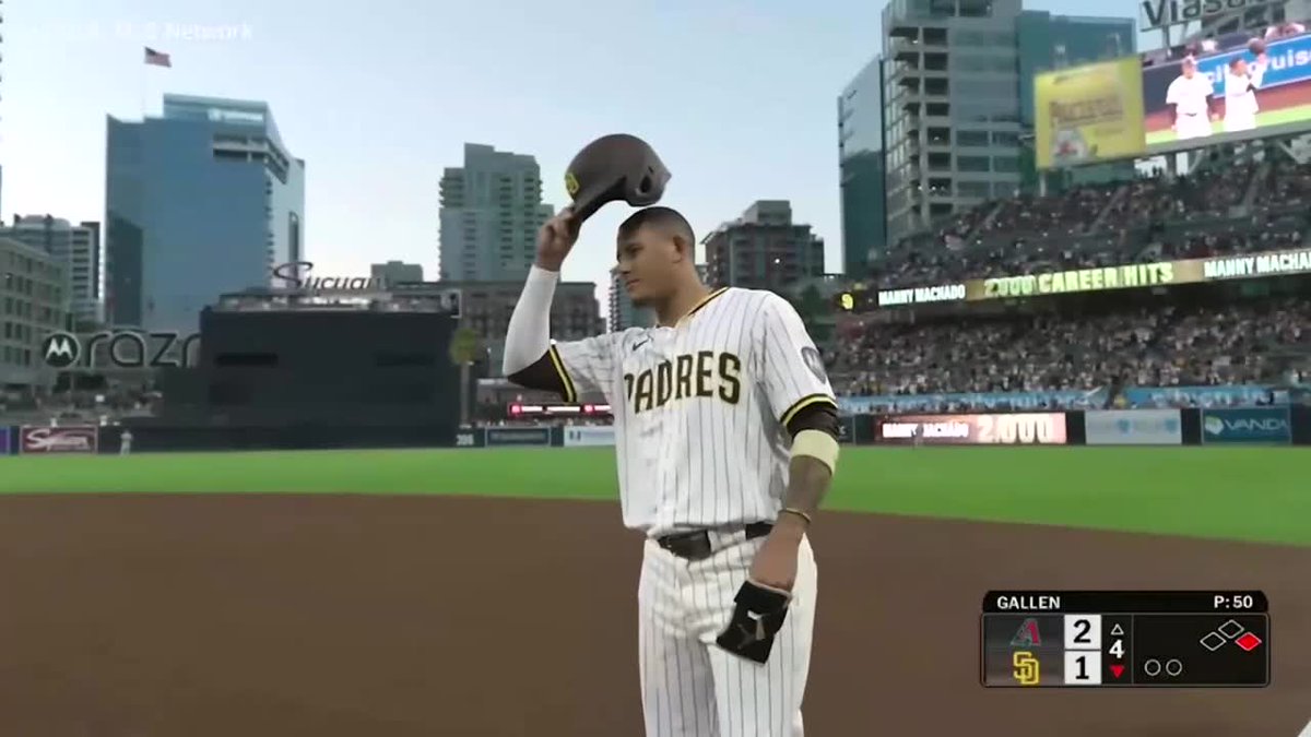 MANNY MACHADO HAS 2,000 CAREER HITS 🤩 What a moment 👏