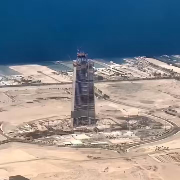 تصوير جوي حديث لبرج الوليد بن طلال 🏗️