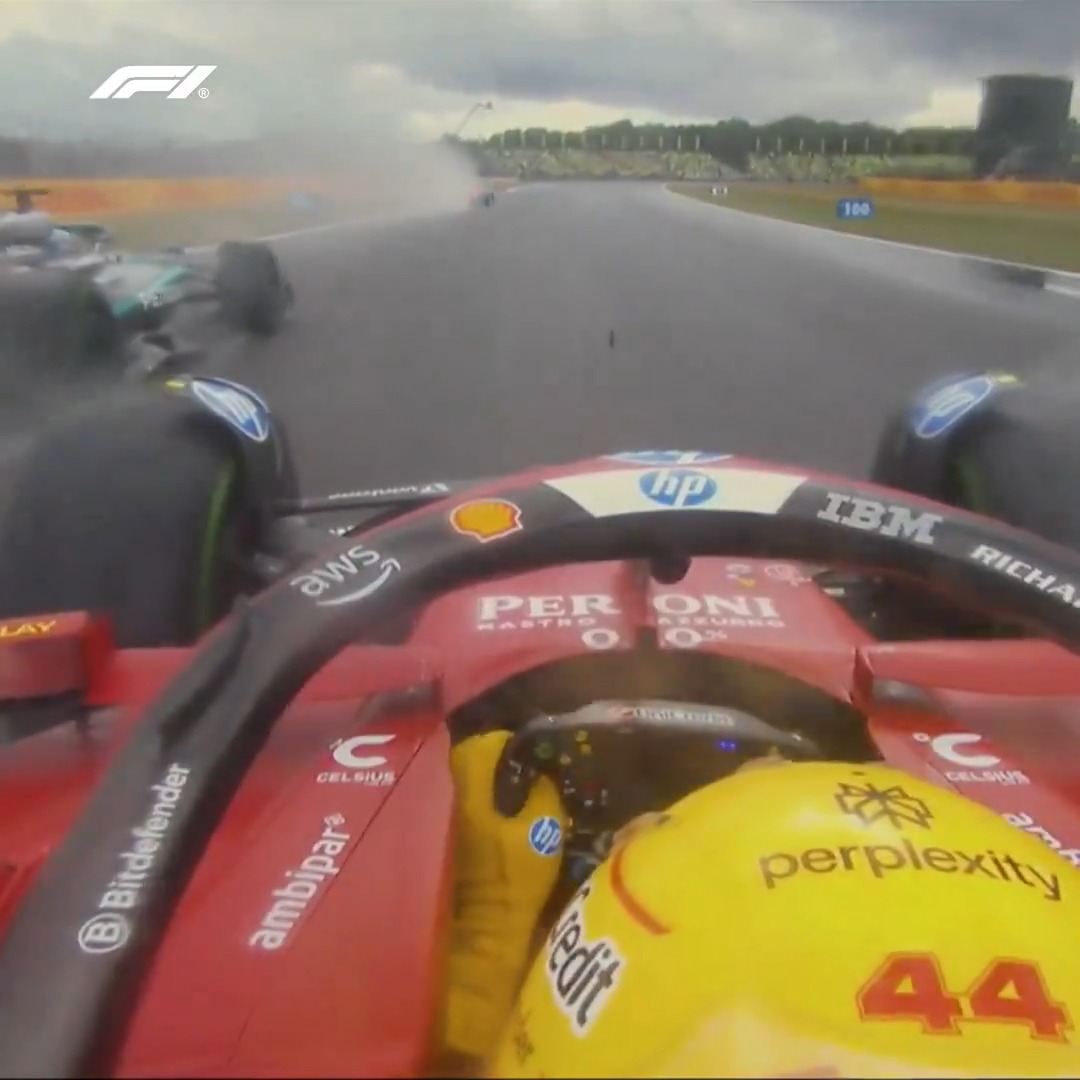 Down the inside goes Lewis Hamilton on George Russell 😮‍💨 The former teammates went side-by-side in tricky conditions, and through went Hamilton! 🙌 #F1 #BritishGP
