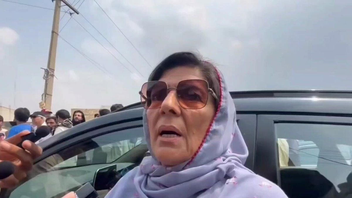 ہمیں کرنل نہیں روک رہا، مریم نواز کے شوق پورے کرنے کیلئے اوپر سے سہولت کاری کی جاتی ہے، مریم نواز جو چاہتی ہیں اسکو پورا کیا جاتا ہے، علیمہ خان۔۔۔!!!