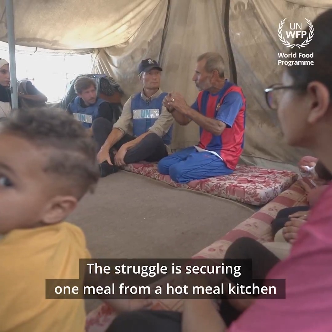 1 in 3 people in #Gaza goes days without food. People are starving, while we have food just across the border. WFP is ready to deliver, but we need open entry points, safe routes, and the conditions to reach every community in need. A ceasefire is desperately needed.