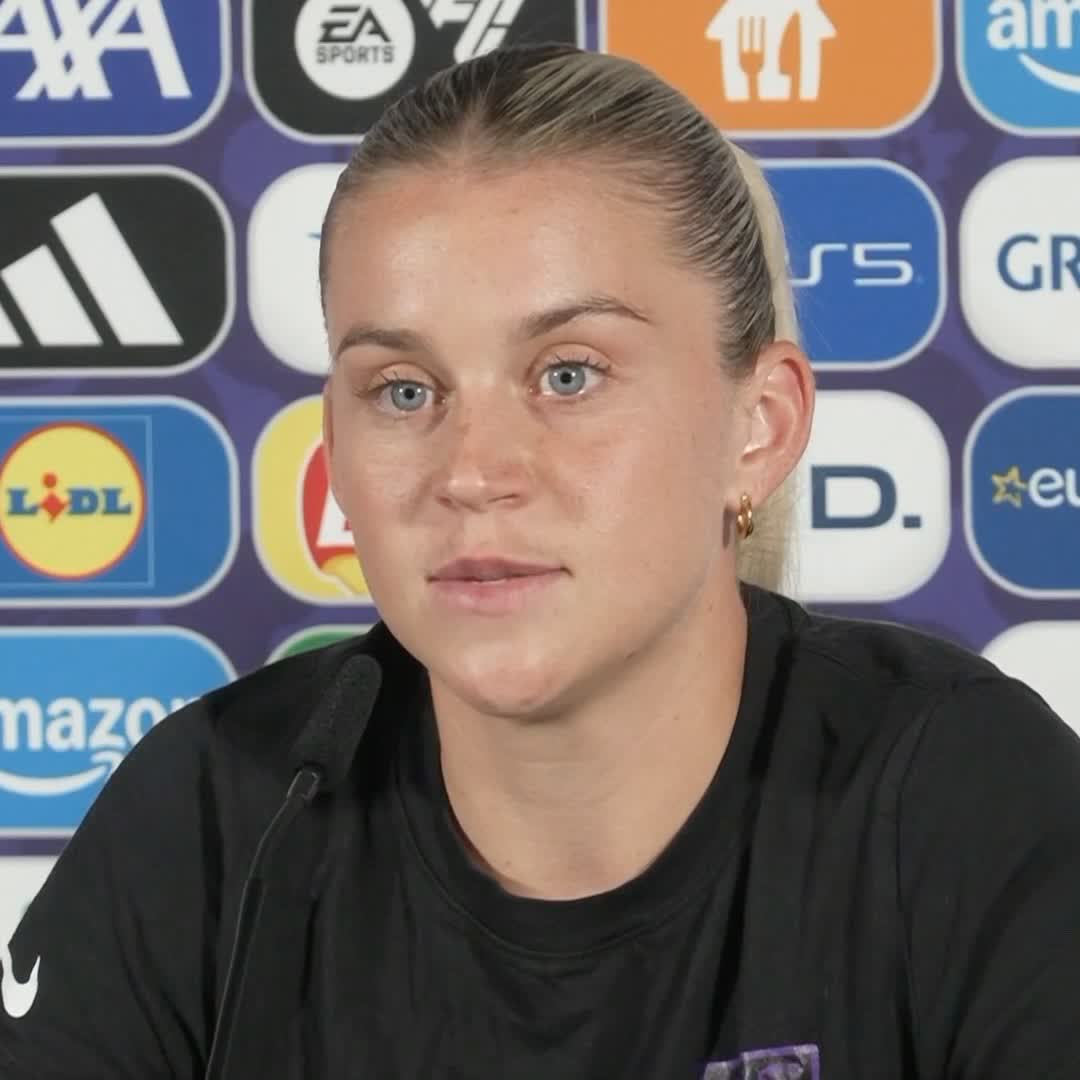 "Massively, making sure everyone's in a good head space going into that game is important" 💪 Alessia Russo on how important it is to play without fear against the Netherlands 🇳🇱