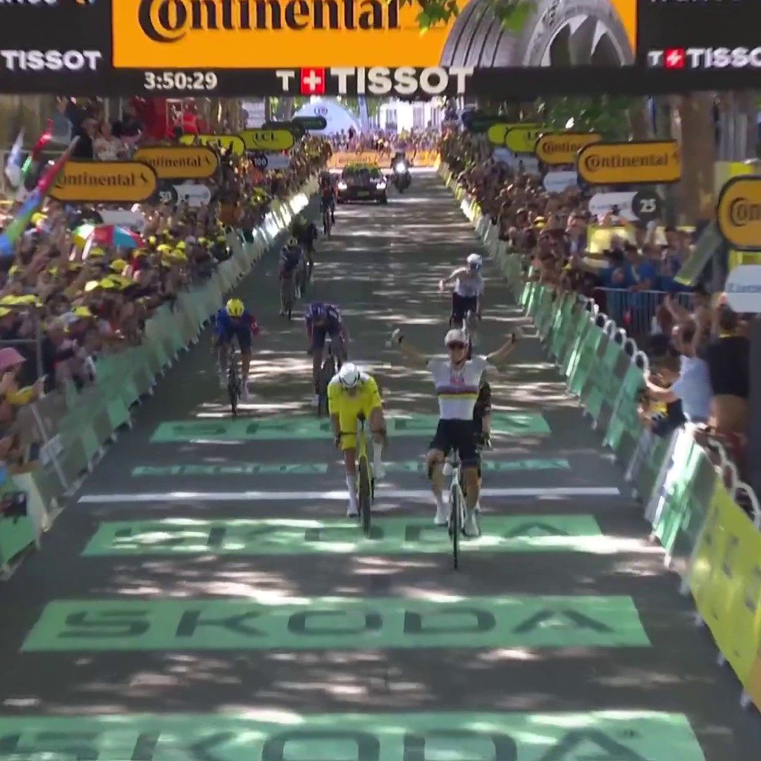 🇸🇮 Tadej Pogacar and 🇳🇱 Mathieu van der Poel fight to the line again, and this time Pogacar comes out in front for his 100TH CAREER VICTORY! #TDF2025