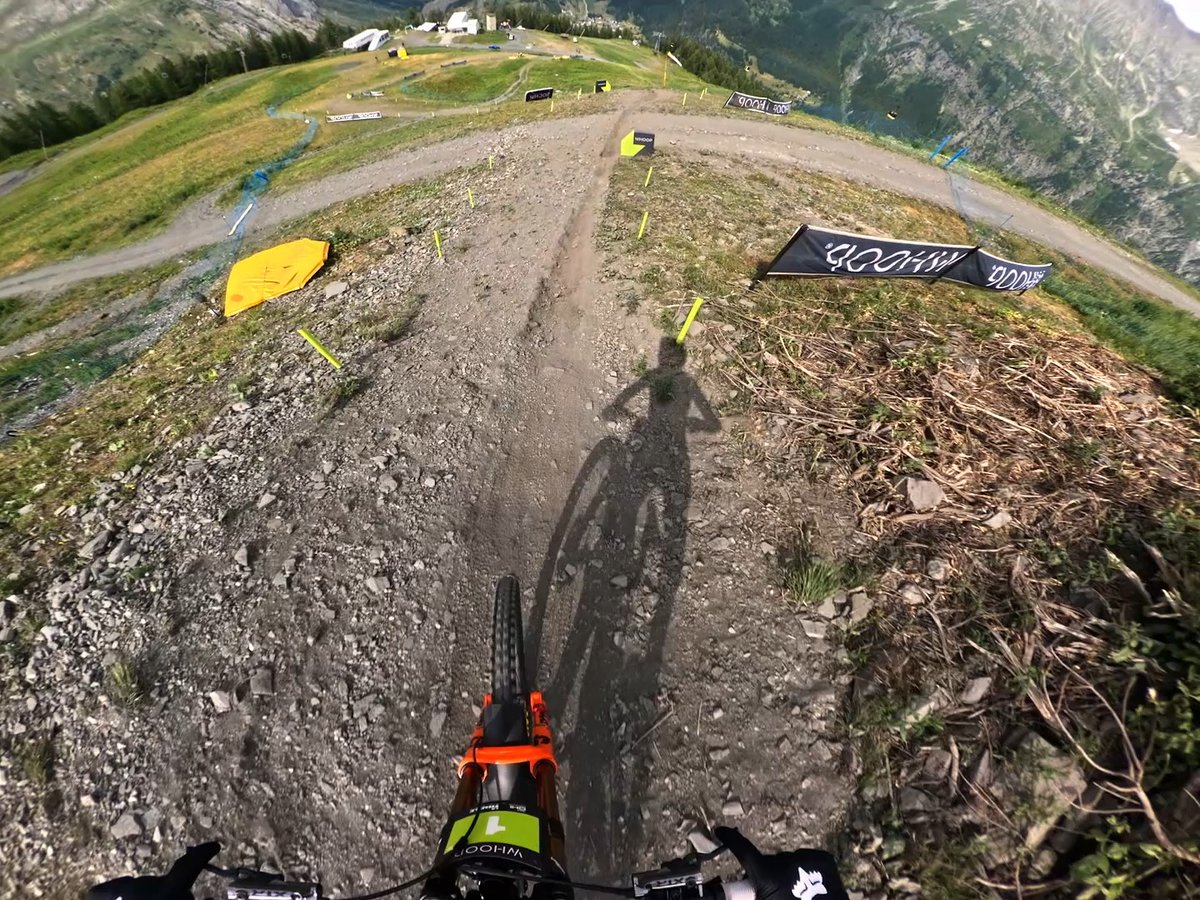 Jackson Goldstone makes history with 4 wins in a row 🤯 With this run in La Thuile, Italy, he ties Aaron Gwin's 2012 record of 4 UCI MTB Men's Elite DH wins in a row. Jackson will shoot for a record 5th in a row next weekend at Pal Arinsal 👀 🎥 Shot on #GoProHERO13 Black Ultra Wide Edition #GoPro #GoProBike #GoProPOV #MTB #POV