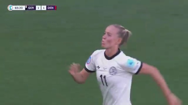 GERMANY ON TOP! 🇩🇪 Schüller finds the back of the net for the lead 👏