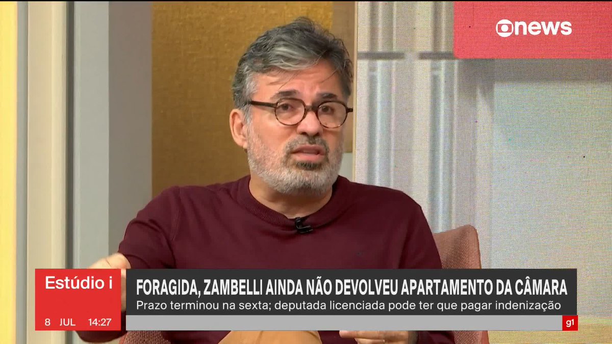 “O salário que ganha um deputado, um senador ou um ministro é mais do que suficiente para que ele consiga se estabelecer e pagar o aluguel de um imóvel em Brasília. (...) Não faz nenhum sentido, hoje em dia, a população brasileira pagar por apartamentos de deputados e senadores. (...) Pode-se fazer arranjos que existem em muitos países do mundo. Na Europa e nos Estados Unidos é muito comum que deputados dividam uma casa maior. Fora do Brasil, são exceção os lugares onde parlamentares têm direito a uma casa, e normalmente isso acontece em países com democracia pouco saudável ou em construção. (...) O Brasil já tem maturidade suficiente para dizer ‘olha só, meu caro parlamentar, com o dinheiro que tem, o senhor resolve a sua vida’. Como qualquer assalariado faz”, diz Marcelo Lins sobre o caso da deputada foragida Carla Zambelli, que não devolveu o apartamento funcional da Câmara. ➡ Assista ao #Estúdioi: #GloboNews